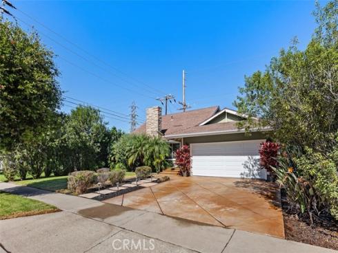 9301  Neolani  , Huntington Beach, CA