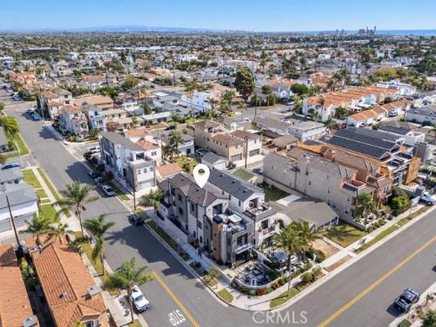 1022  Huntington  , Huntington Beach, CA