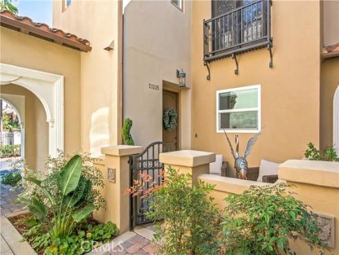 21335  Cieza  , Huntington Beach, CA