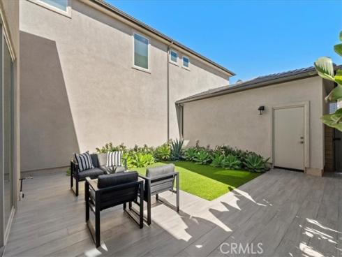 394  Chorus  , Irvine, CA