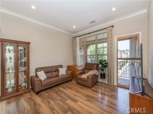 61  Towngate  , Irvine, CA