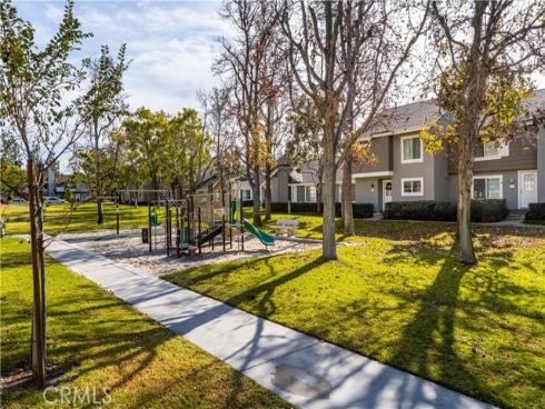 32  Greenfield  , Irvine, CA