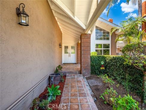 33  Silver Crescent  , Irvine, CA