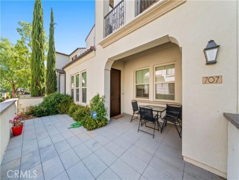 707  Trailblaze  , Irvine, CA