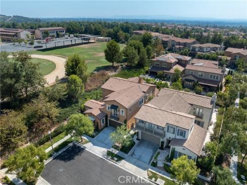 28  Cloister  , Irvine, CA