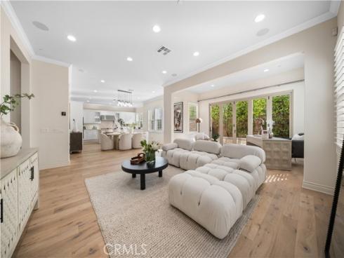 68  Walden  , Irvine, CA