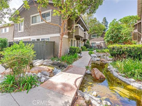 85  Streamwood  , Irvine, CA