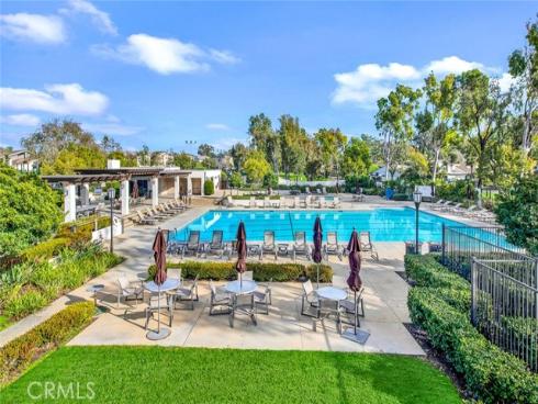 60  Willow Tree   Lane, Irvine, CA