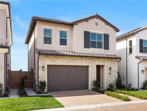 102  glydon  , Irvine, CA