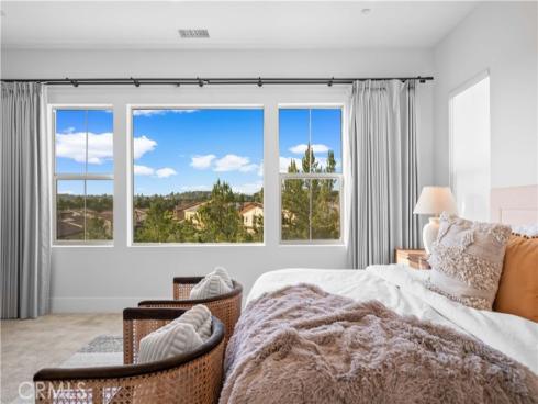 63 Longchamp , Irvine, CA