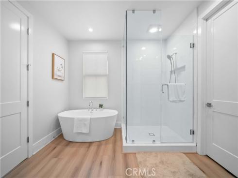 63 Longchamp , Irvine, CA