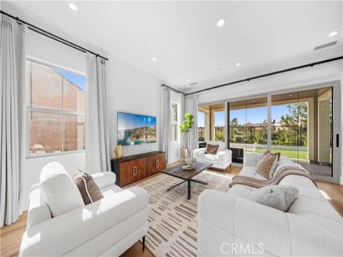 63 Longchamp , Irvine, CA