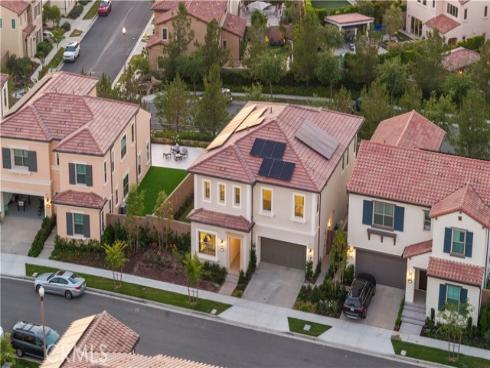 63 Longchamp , Irvine, CA