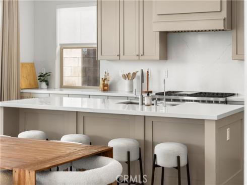 63 Longchamp , Irvine, CA