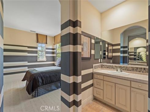 37 Triple Leaf , Irvine, CA