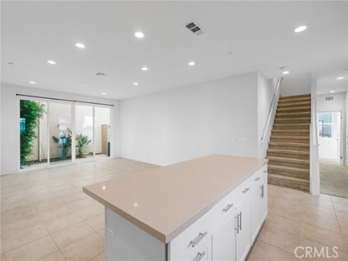 148 Stage , Irvine, CA