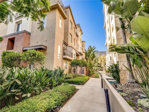 507  Rockefeller  , Irvine, CA