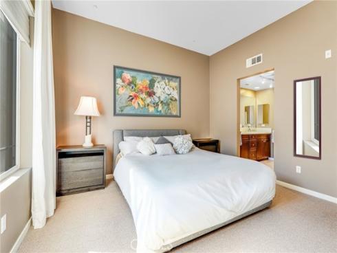 507 Rockefeller , Irvine, CA