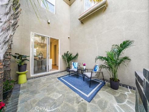 79  Modesto  96 , Irvine, CA