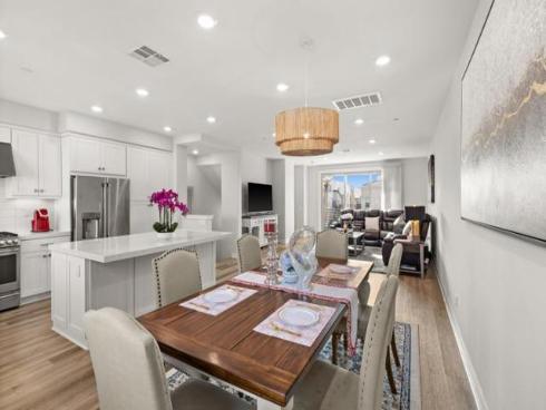 202 Keeper , Irvine, CA