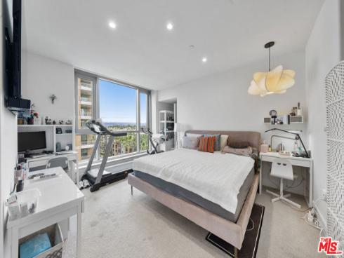 5072 Scholarship , Irvine, CA