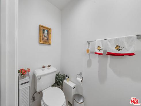 5072 Scholarship , Irvine, CA