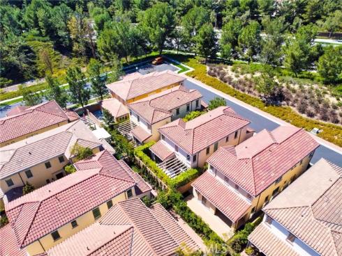 54 Trotter , Irvine, CA