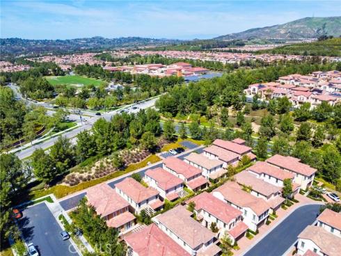 54 Trotter , Irvine, CA