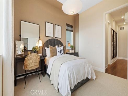 183 Sawbuck , Irvine, CA