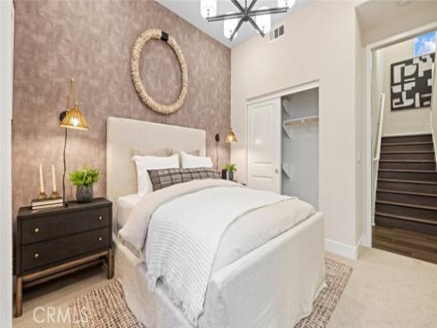 183 Sawbuck , Irvine, CA