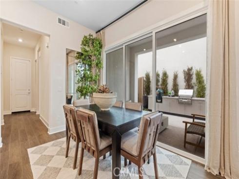 183 Sawbuck , Irvine, CA