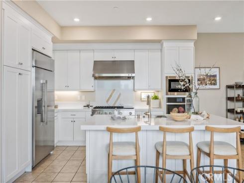 122 Scale , Irvine, CA