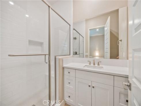 122 Scale , Irvine, CA