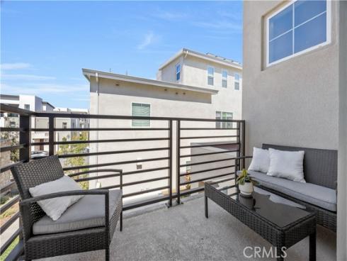 122 Scale , Irvine, CA