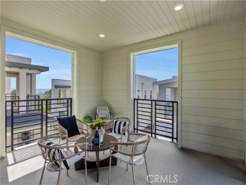 122 Scale , Irvine, CA