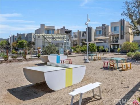 122 Scale , Irvine, CA