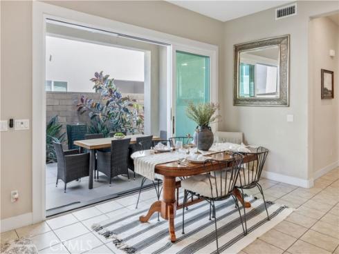 122 Scale , Irvine, CA