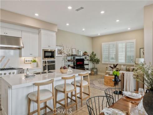 122 Scale , Irvine, CA