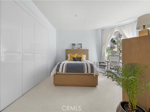 2233 Martin 212 , Irvine, CA