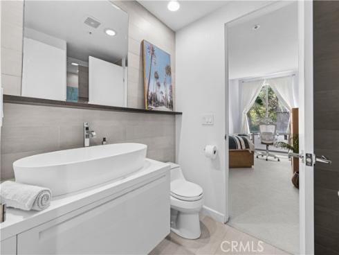 2233 Martin 212 , Irvine, CA