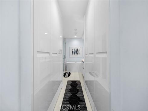 2233 Martin 212 , Irvine, CA