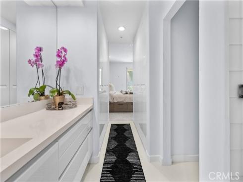 2233 Martin 212 , Irvine, CA