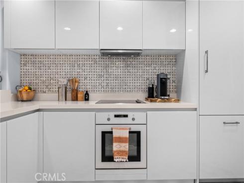 2233 Martin 212 , Irvine, CA