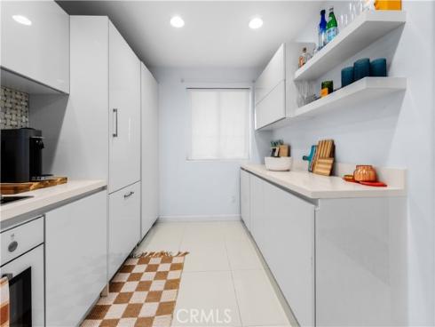 2233 Martin 212 , Irvine, CA