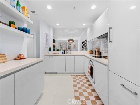 2233 Martin 212 , Irvine, CA