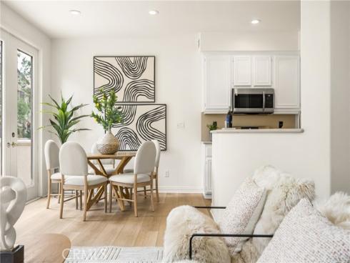 97 Sapphire 39 , Irvine, CA