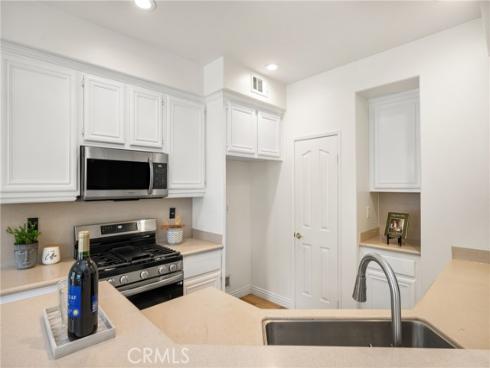 97 Sapphire 39 , Irvine, CA