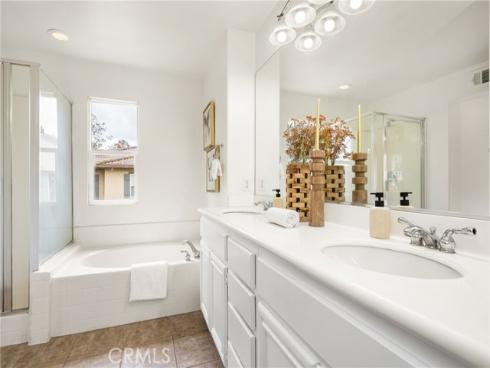 97 Sapphire 39 , Irvine, CA