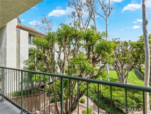 4214 Apricot 4214 Drive, Irvine, CA