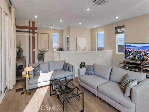 466  Lobata  , Irvine, CA